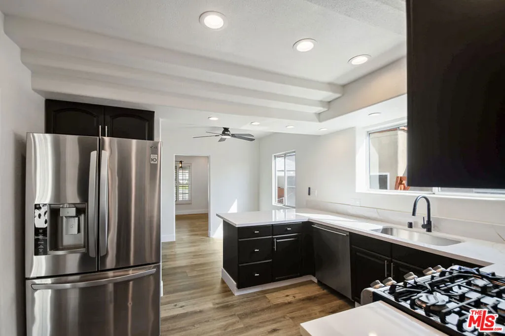 5218 Angeles Vista Boulevard, View Park, California 90043 home-pic-16